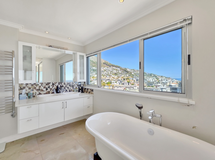 To Let 2 Bedroom Property for Rent in Sea Point Western Cape